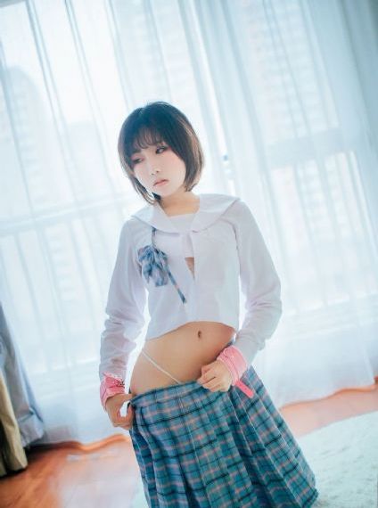 游泳的女运动员_高清全集在线观看